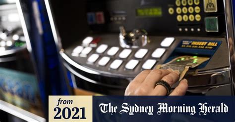 Pokies to reopen at 12.01am at some Sydney pubs .